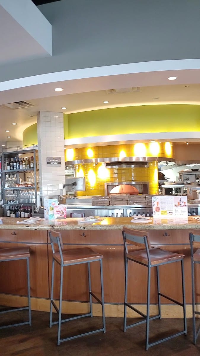 California Pizza Kitchen, photo 3