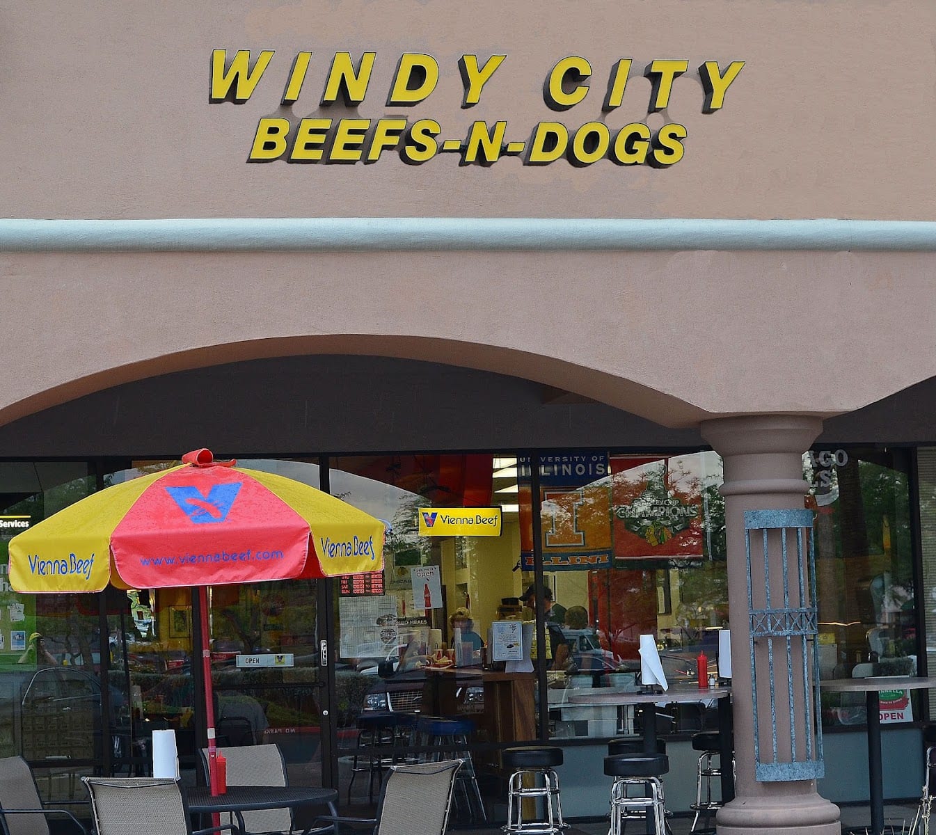 Windy City Beefs-N-Dogs, photo 2