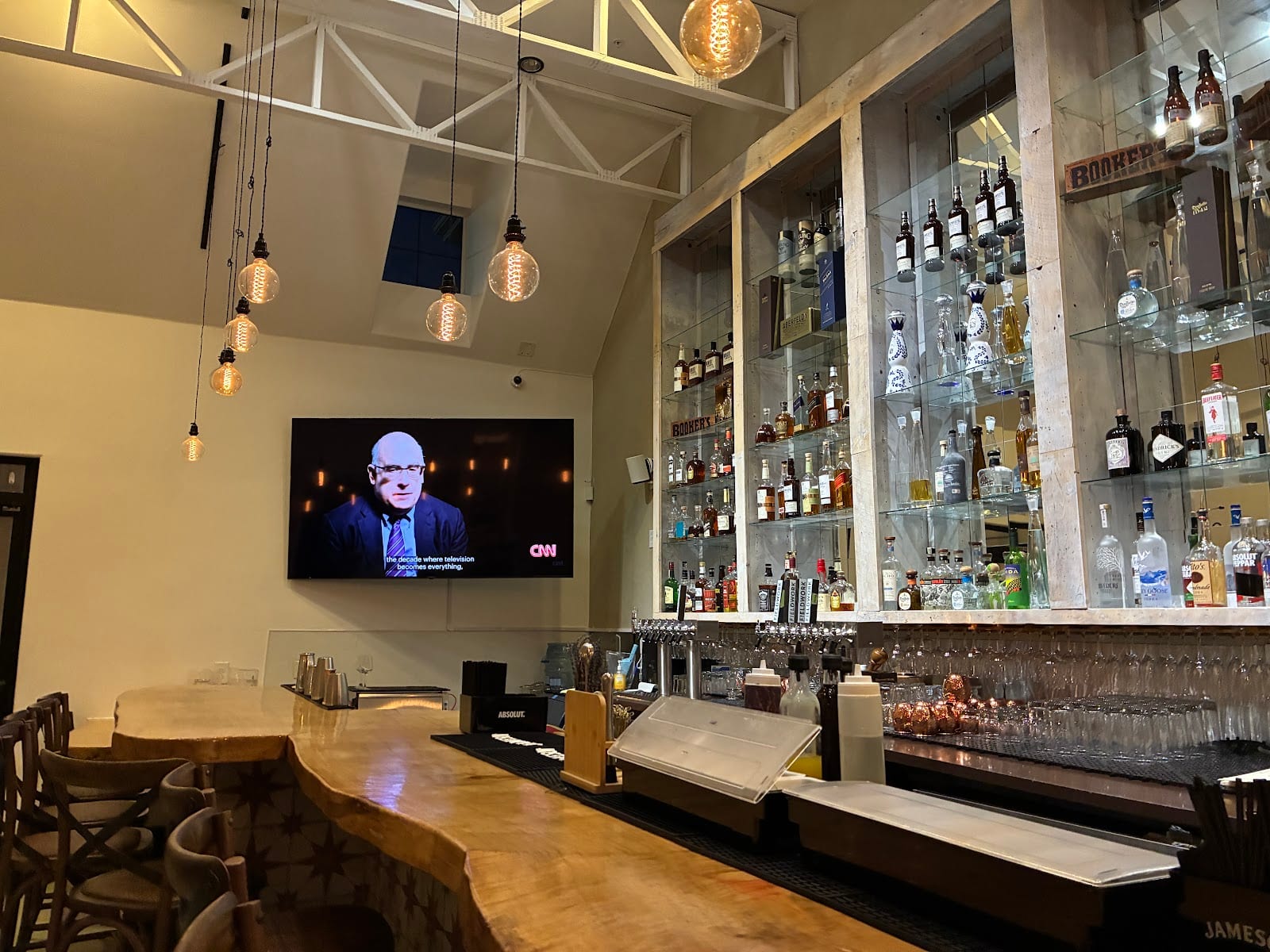 One Ten Restaurant & Bar