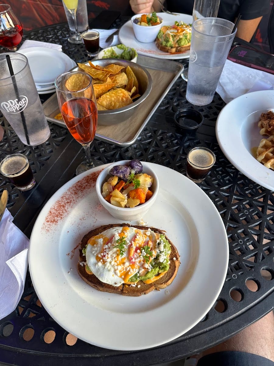 Barrel & Bones Craft Bar and Smokehouse, photo 4