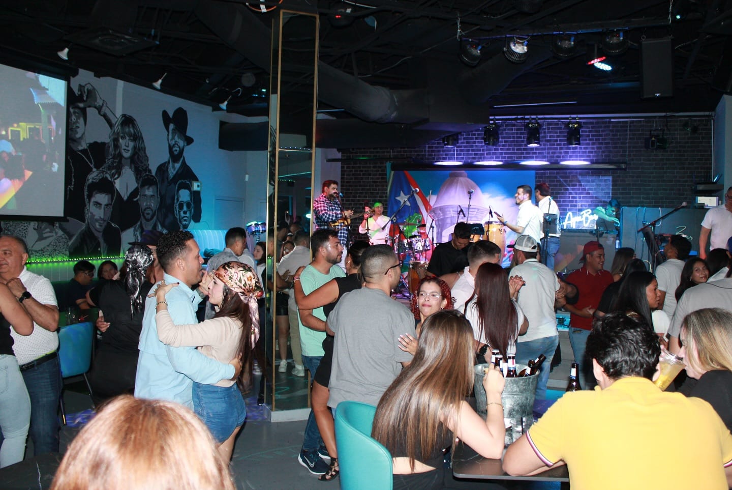 Aqua Bar and Grill, photo 4
