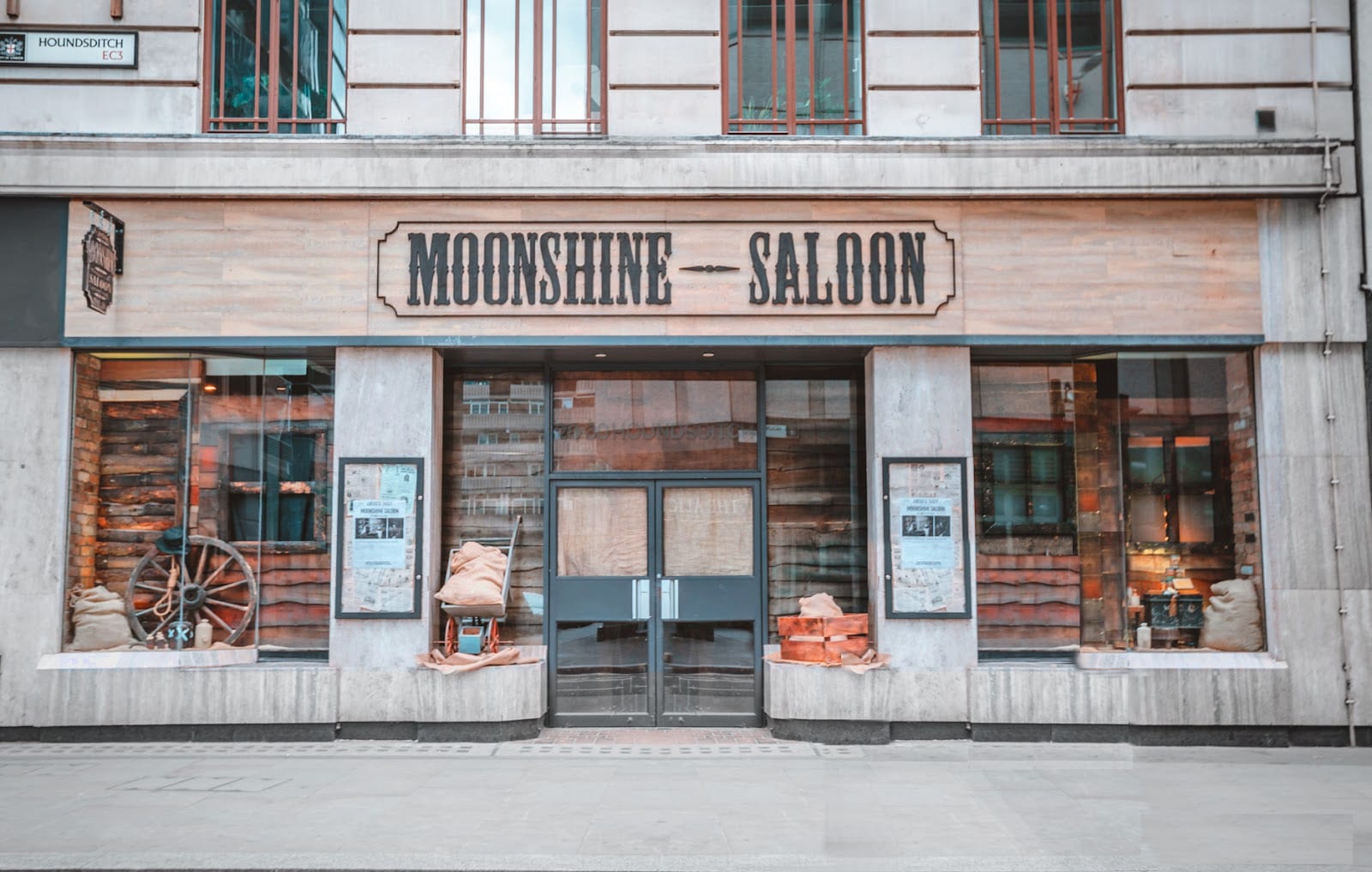 Moonshine Saloon, photo 2