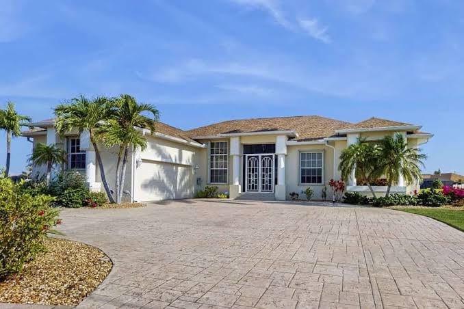 Waterfront, gated community, heated pool spa, boat lift, Gulf access, home gym, photo 3