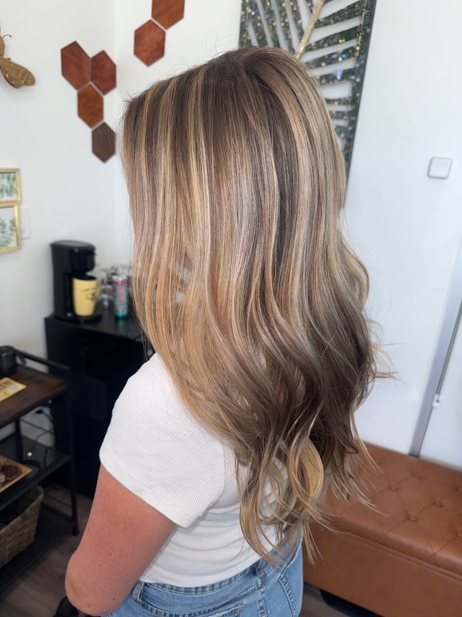 Gray Bee Salon, photo 3