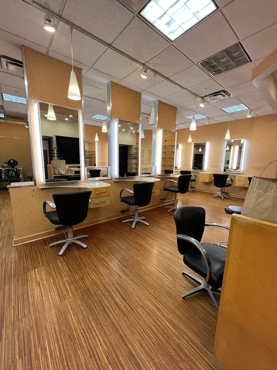 Dennis Banguera Hair Salon