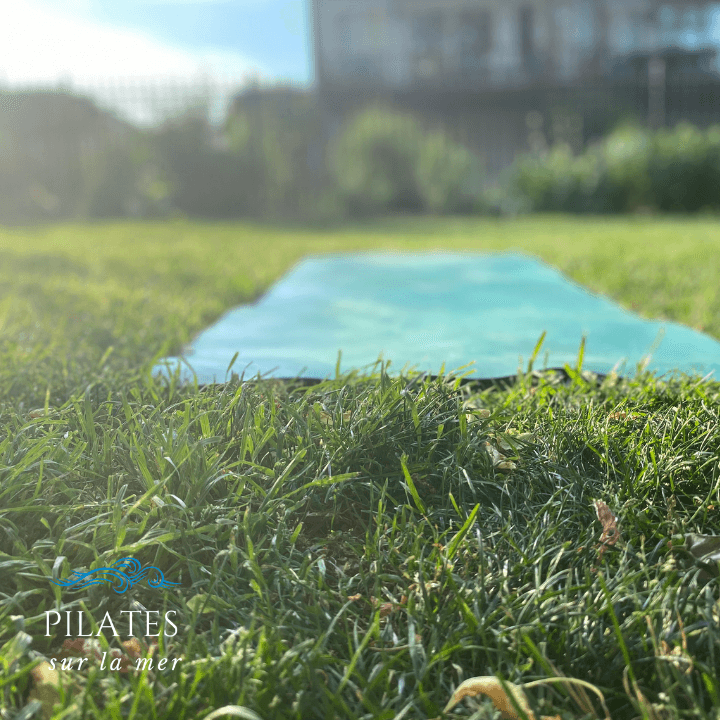 Pilates sur la mer
