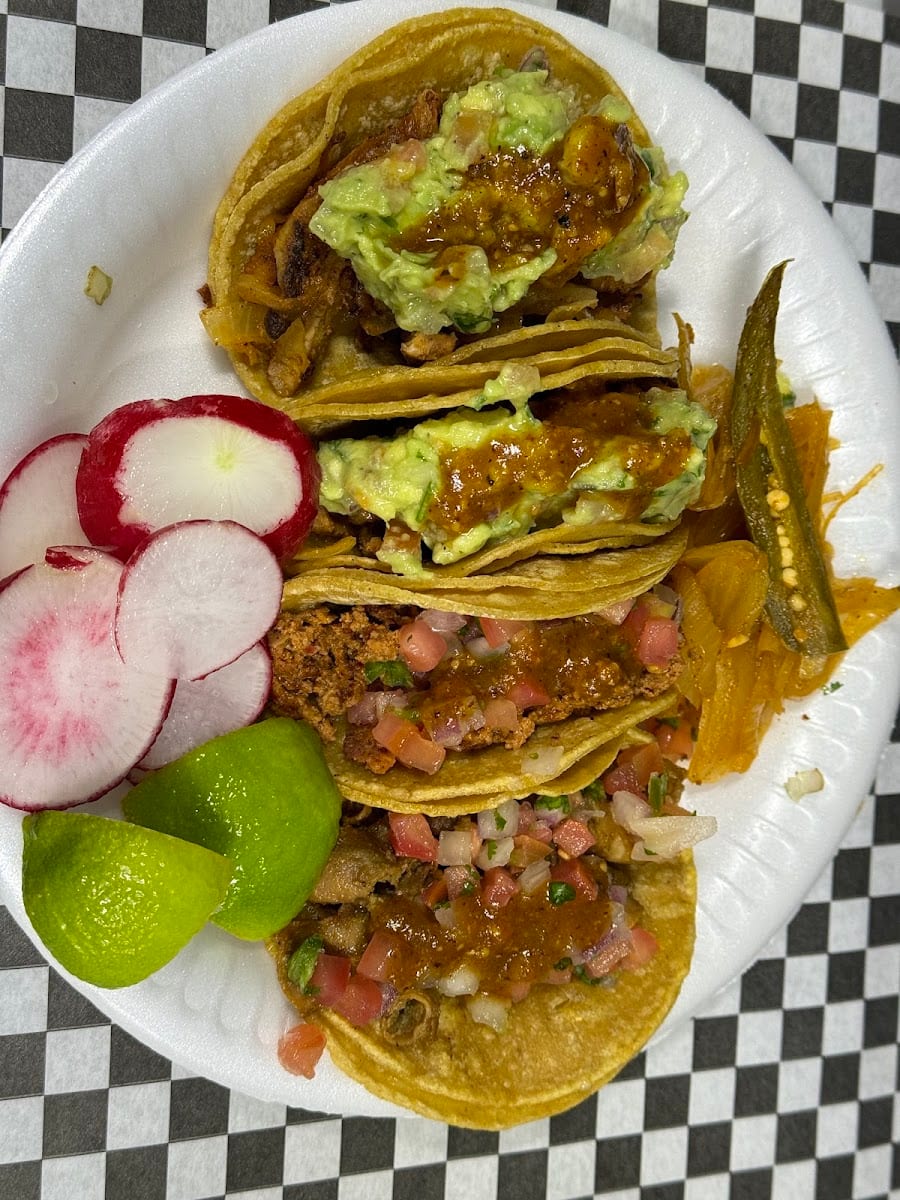Tacos y Mariscos el patron llc, photo 3