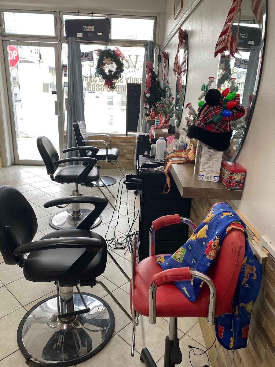 Vangie's Beauty Salon, photo 3