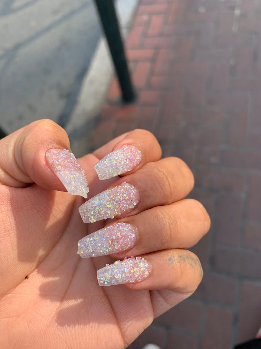 Center Nails, photo 2