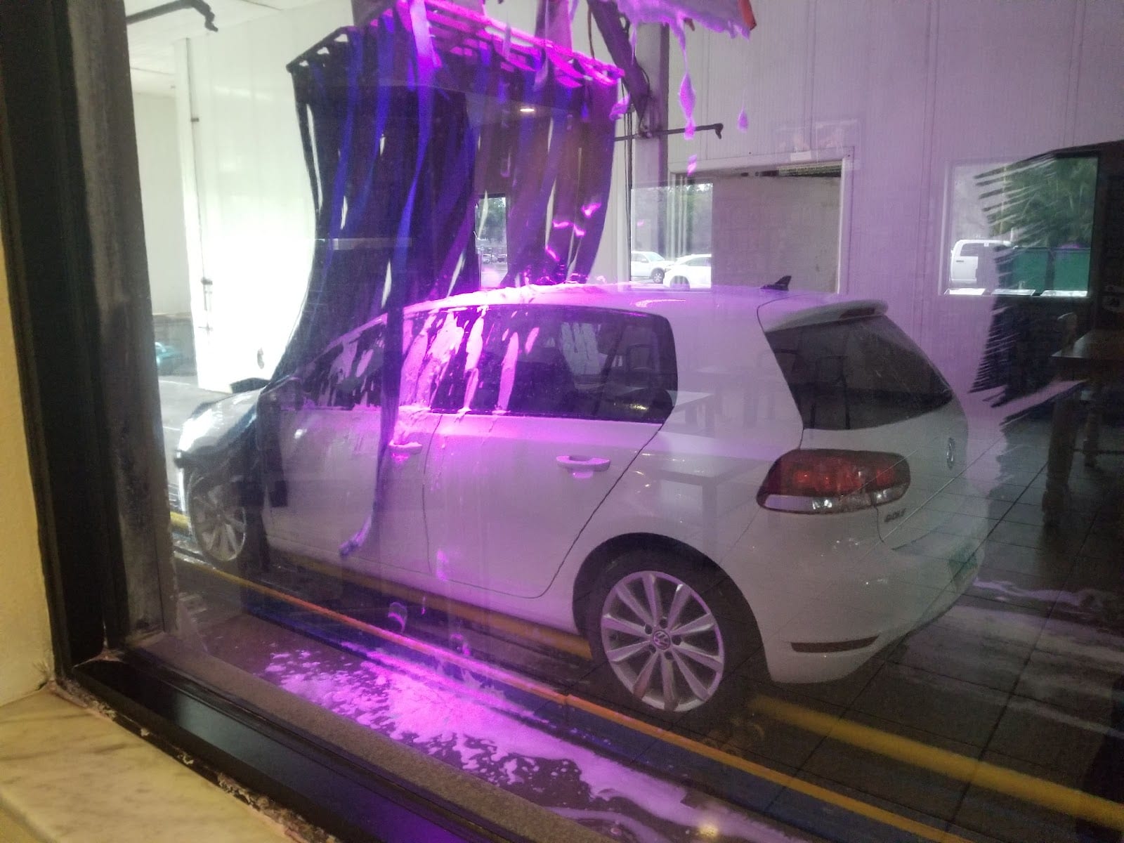 Evie's Express Car Wash, photo 4