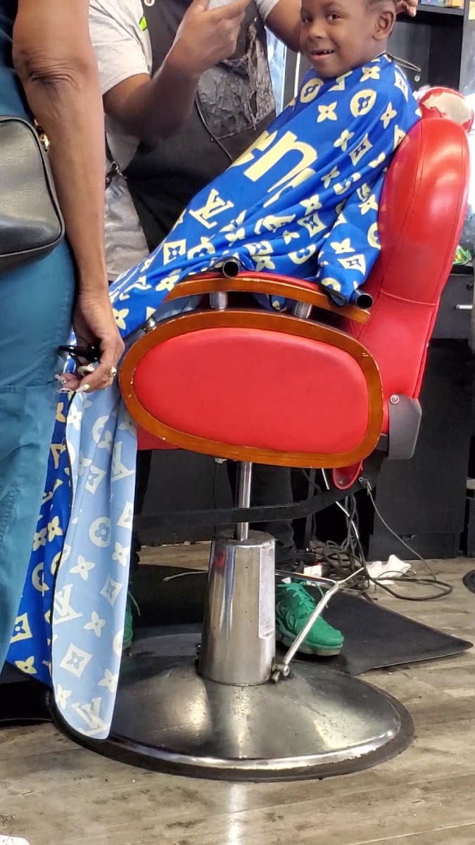 Hollywood Cutting Up BarberShop, photo 3