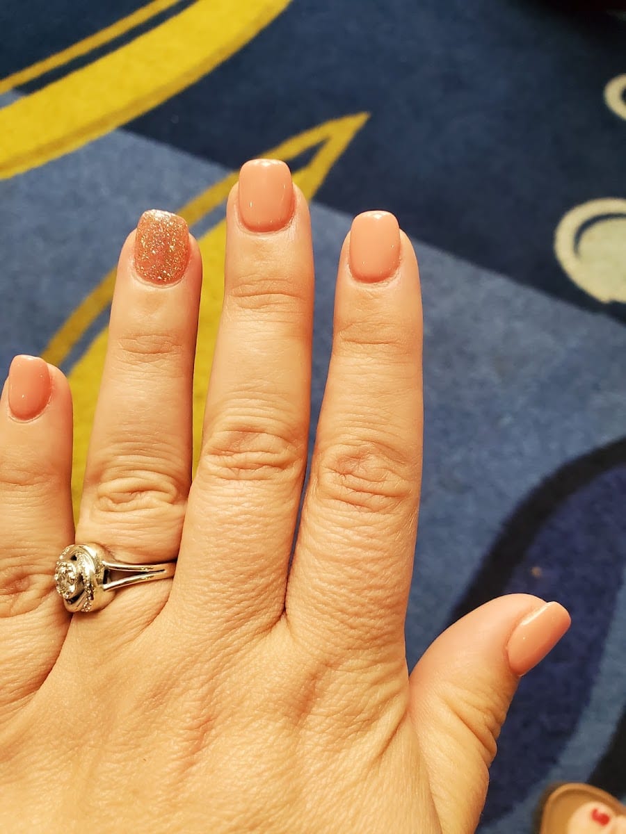 B Natural Nails & Spa