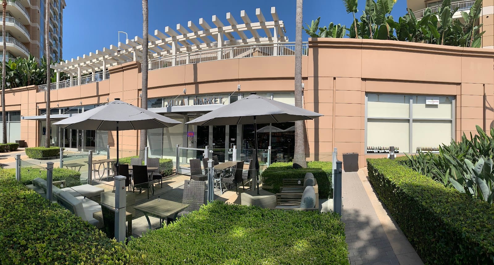 Villa Market & Winecafe, photo 4