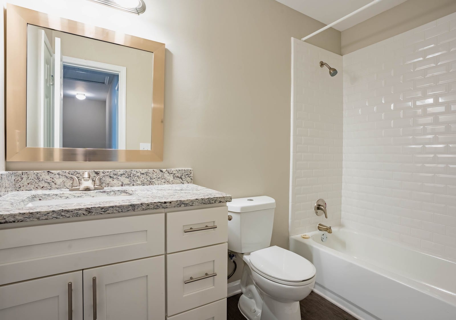 The Grove at Six Hundred Apartment Homes, photo 3