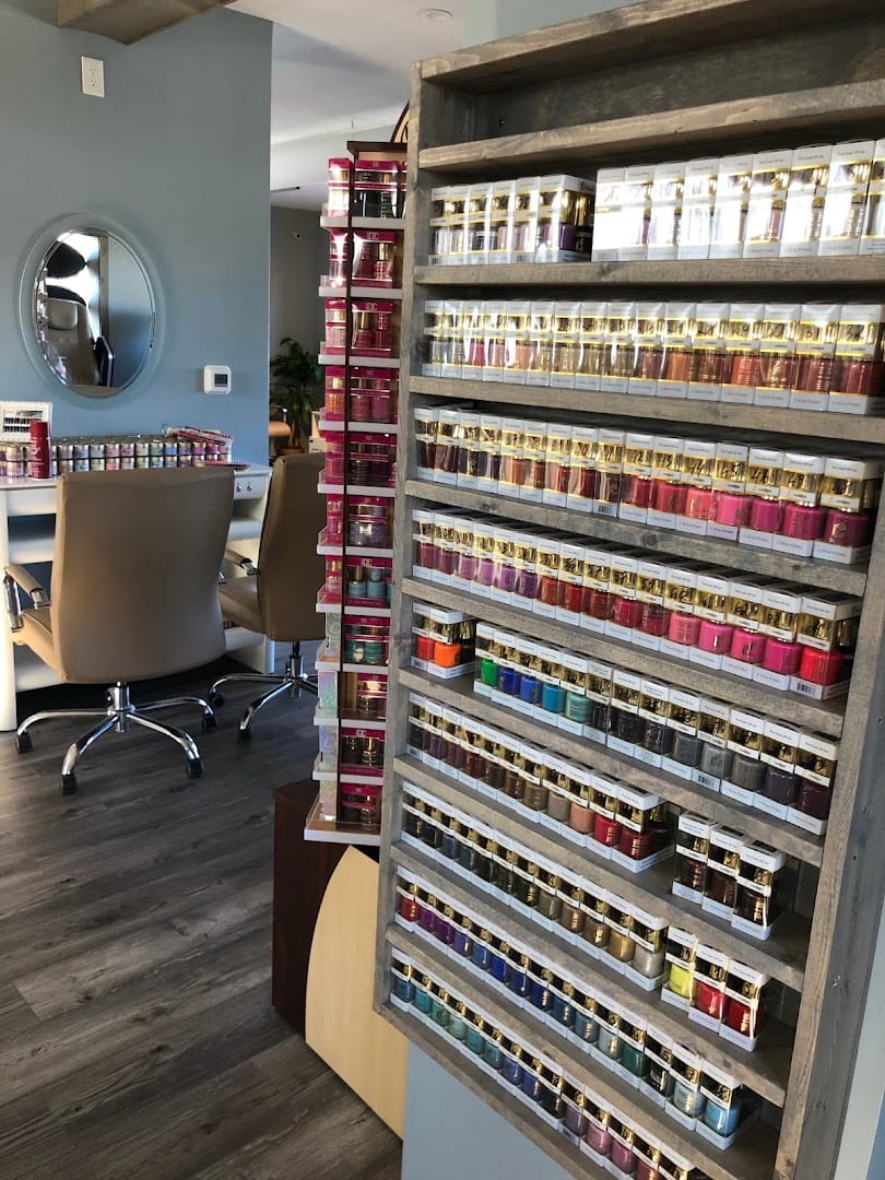 Columbia nails, photo 3