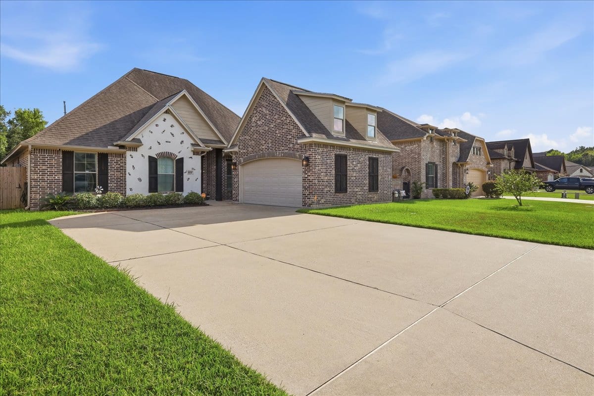 RE/MAX ONE Beaumont, TX Vivian Todd, photo 2
