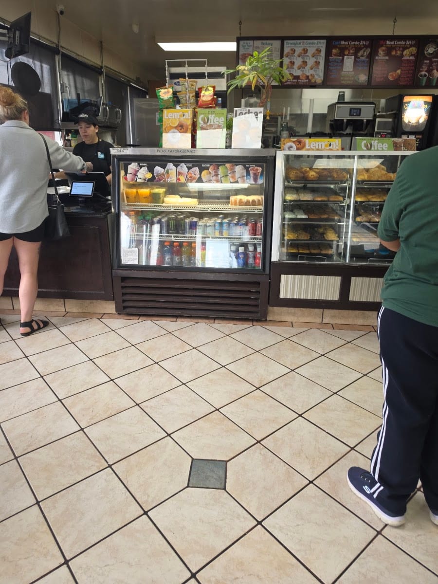 Yum Yum Donuts, photo 3