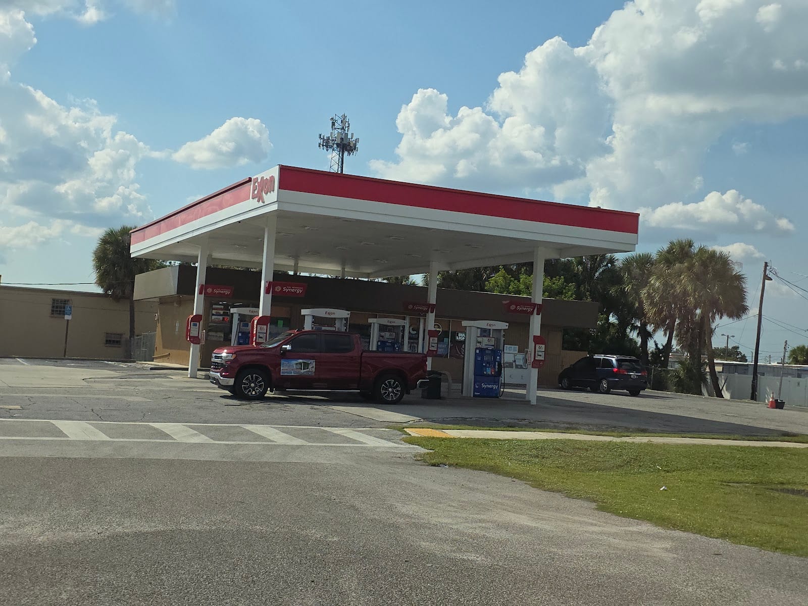 Exxon, photo 2