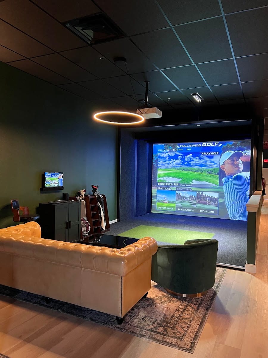 Rev’s Golf Lounge