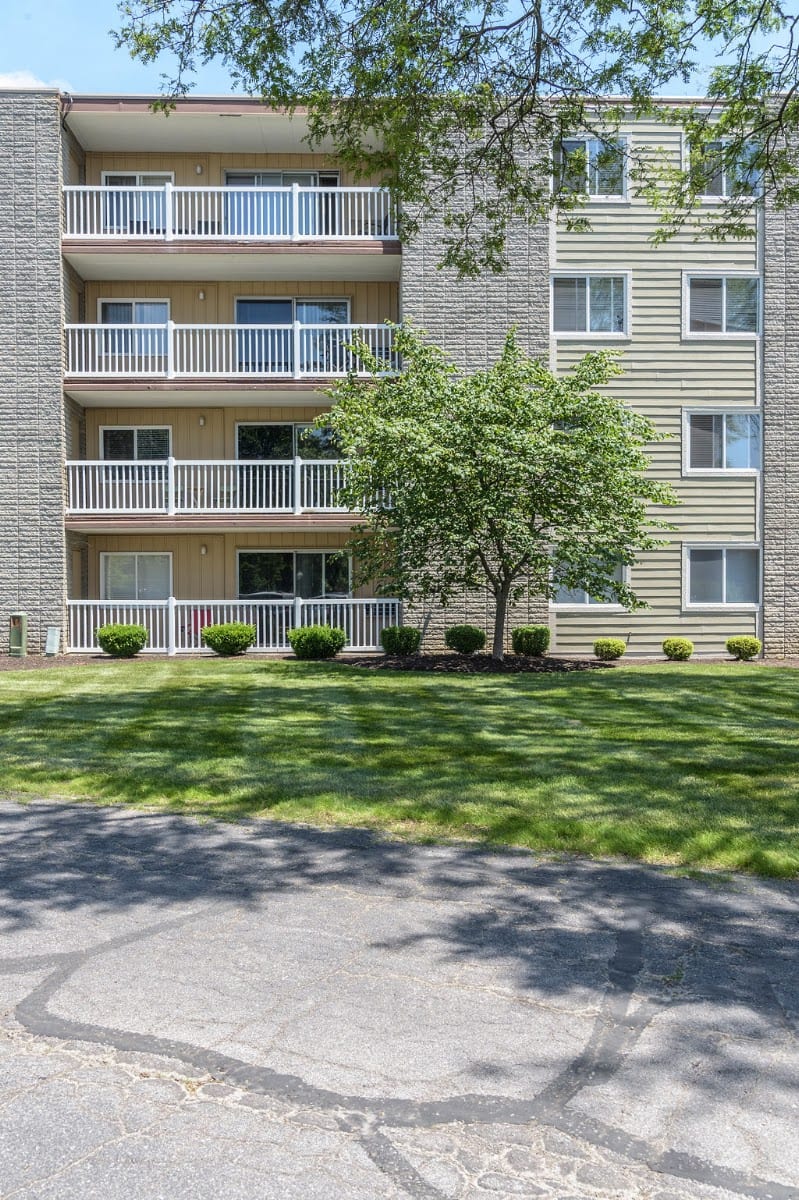 Brentwood Park Apartments, photo 2