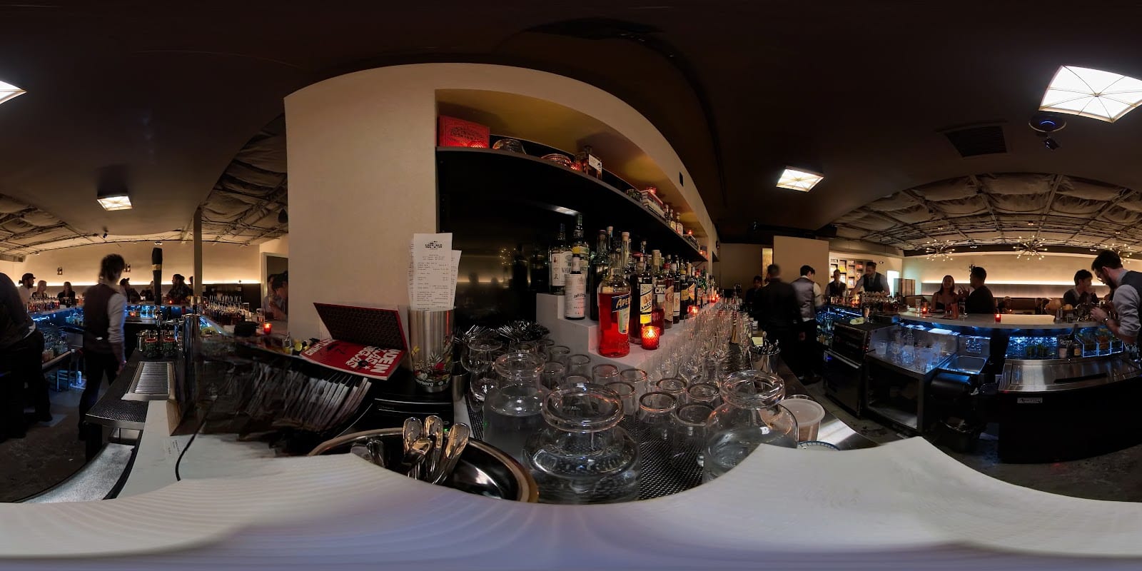 Nocturno cocktail bar