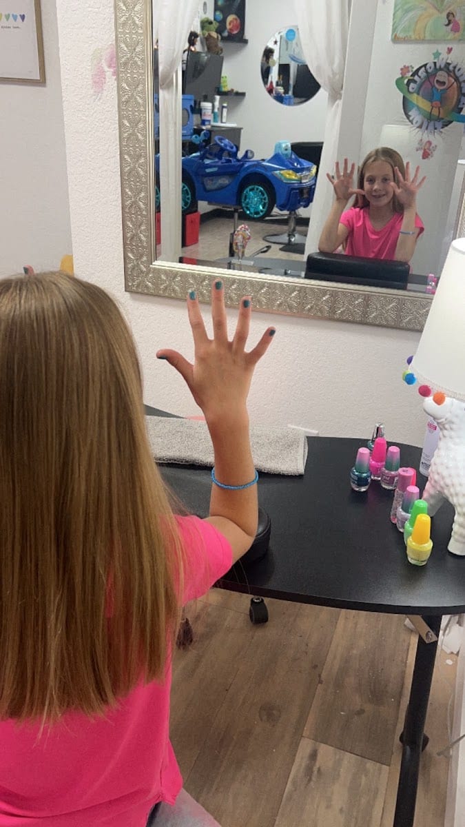 A Kids World Salon, photo 4
