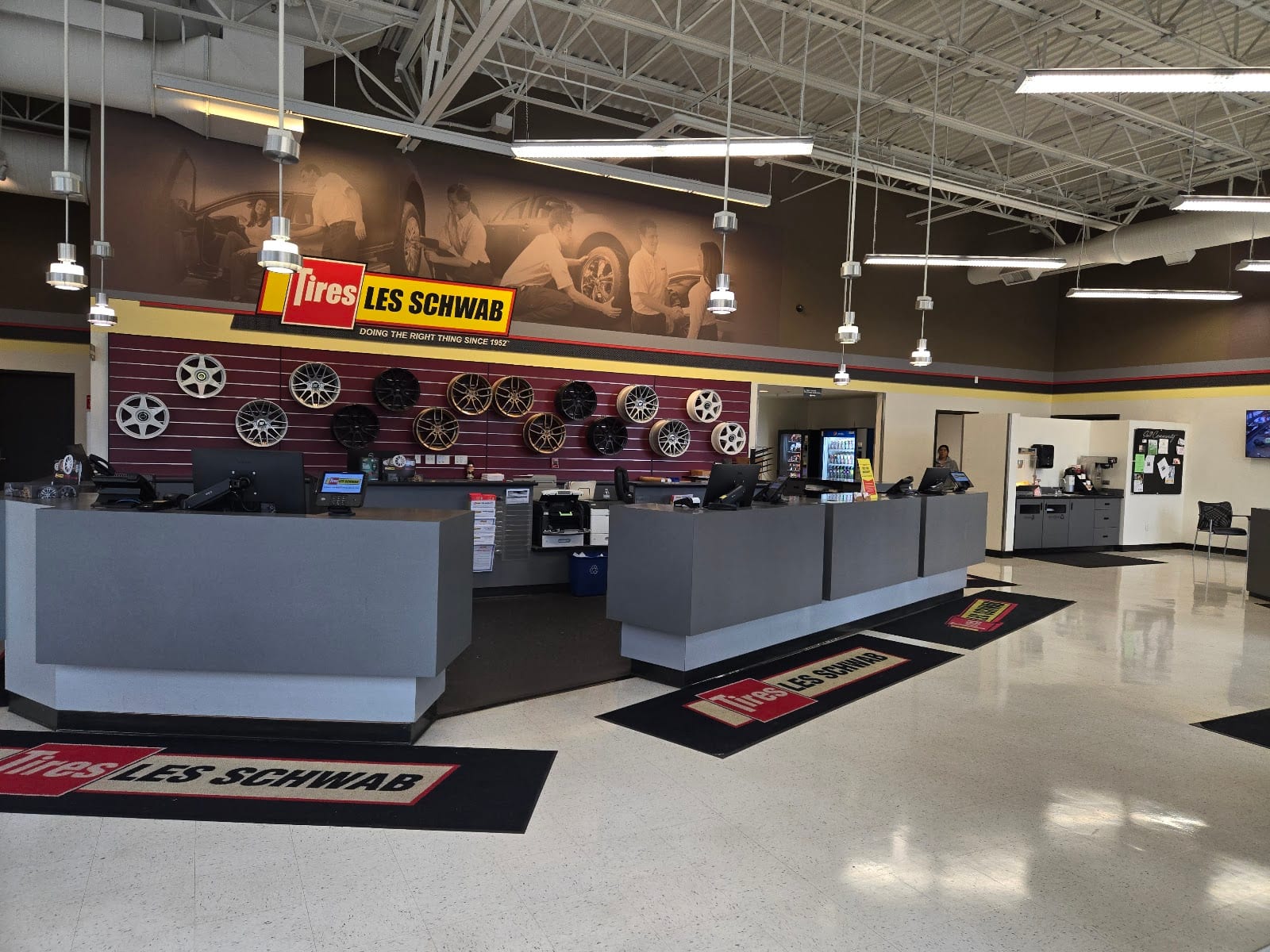 Les Schwab Tire Center, photo 3