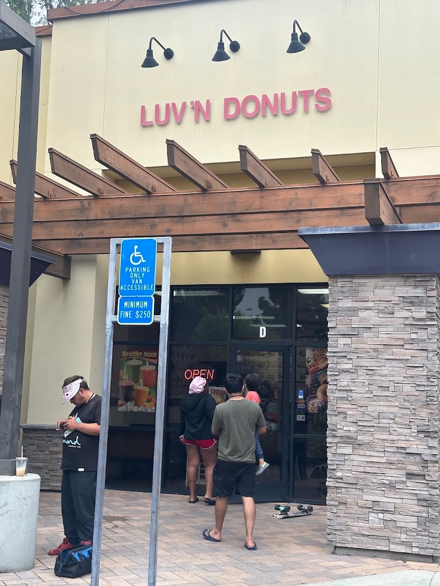 Luv’n Donuts, photo 2