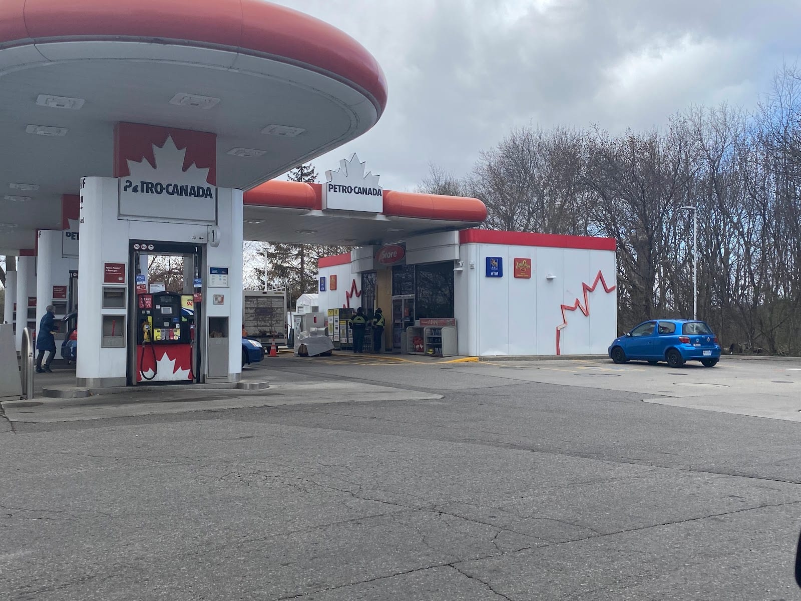 Petro-Canada & Car Wash, photo 2