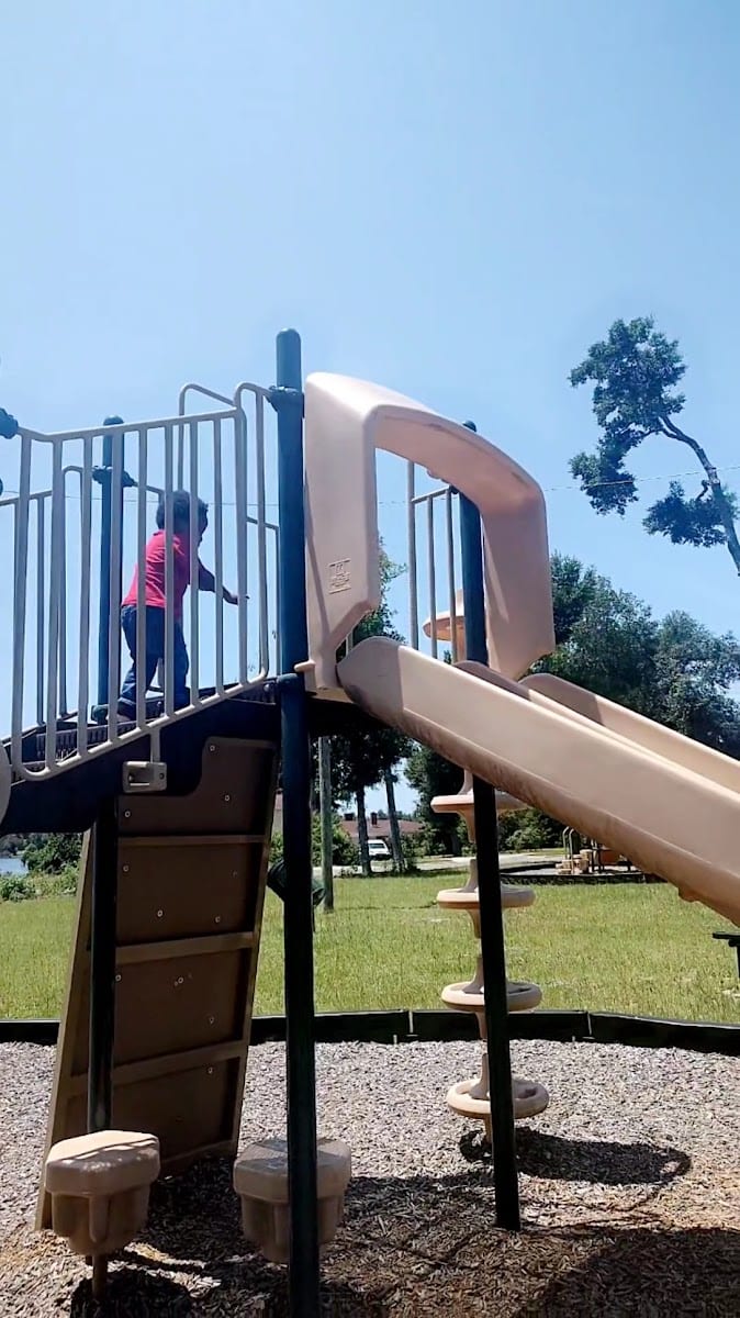 Cove Lane Park, photo 2