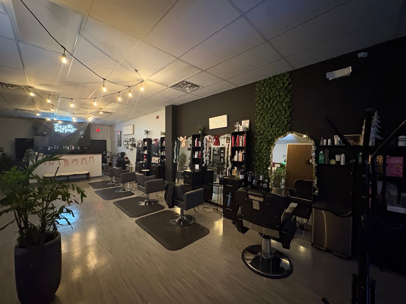 Divine Designs Hair Salon, photo 3