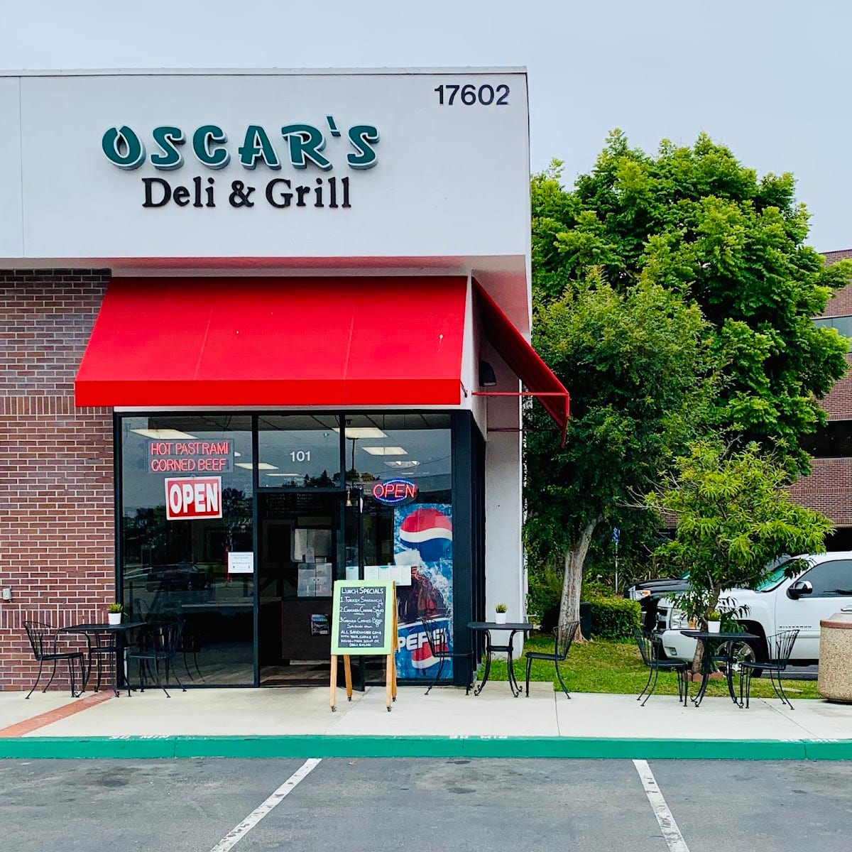 Oscar's Deli & Grill, photo 2