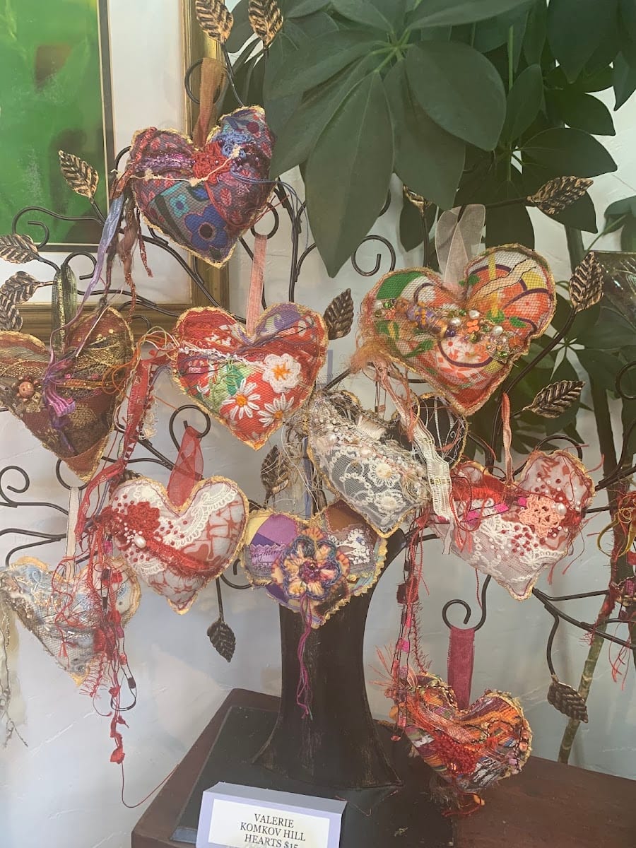 Marilee Echols Bybee at Bybee Salon & Objet d'Art Gallery, photo 4