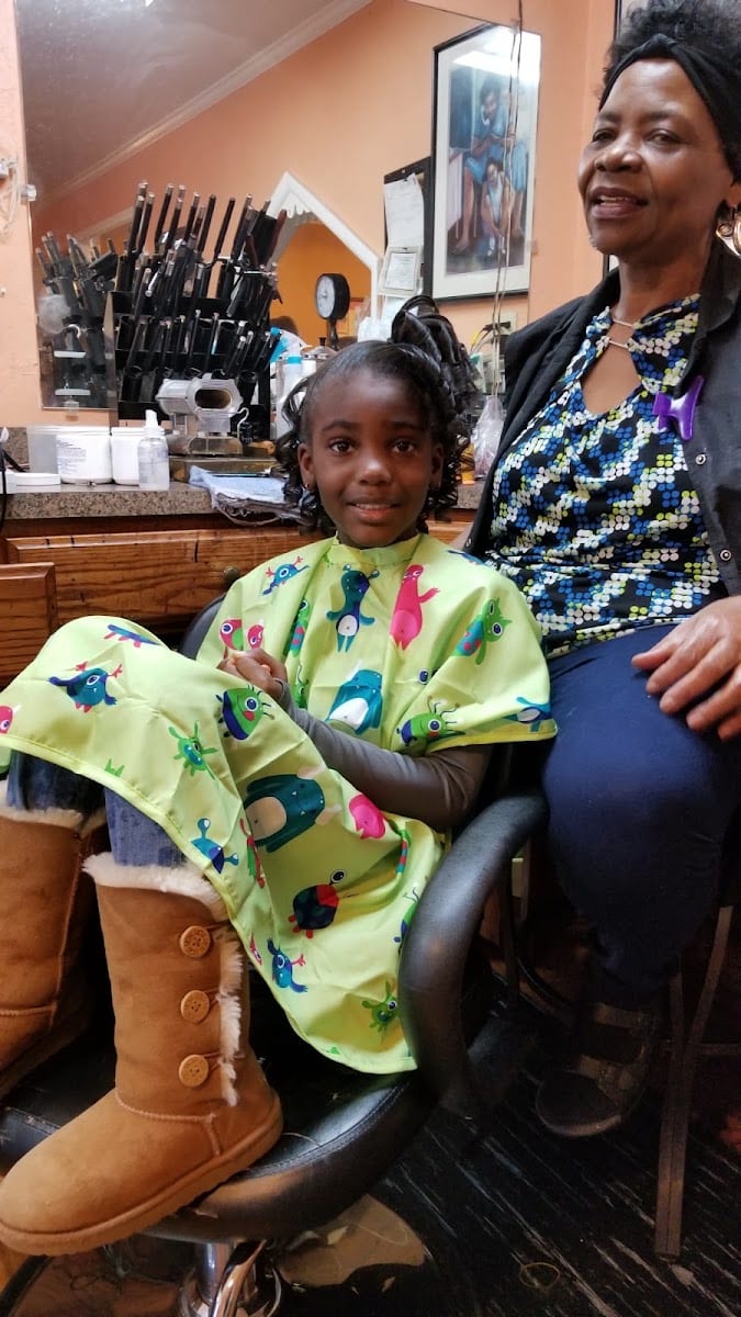 Betty's Barber Express, photo 2