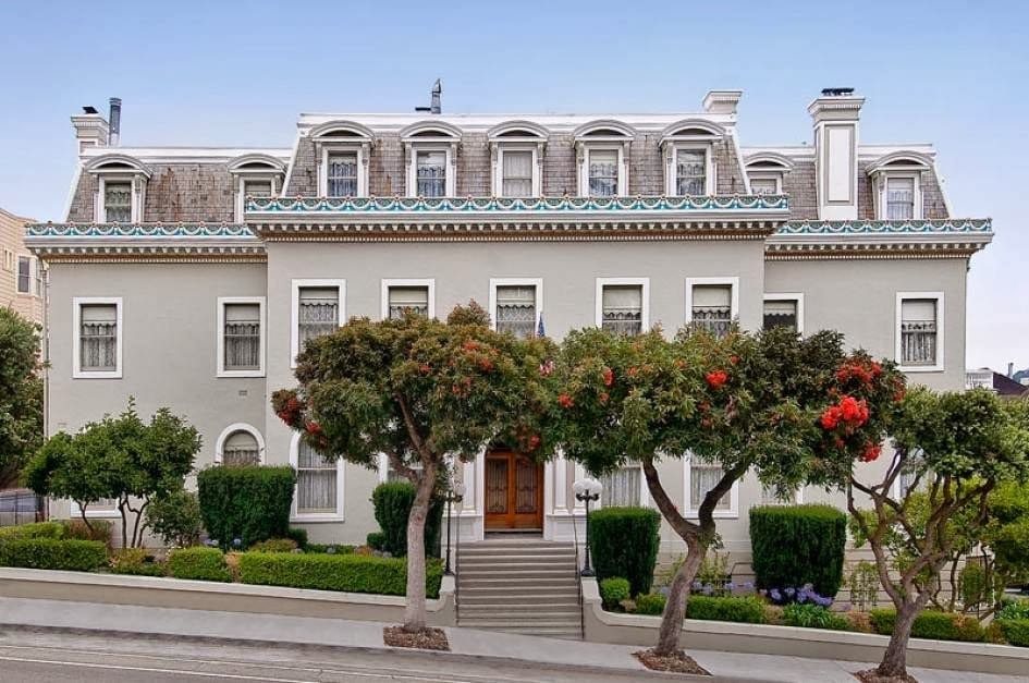 Dona Crowder | Luxury Real Estate Broker