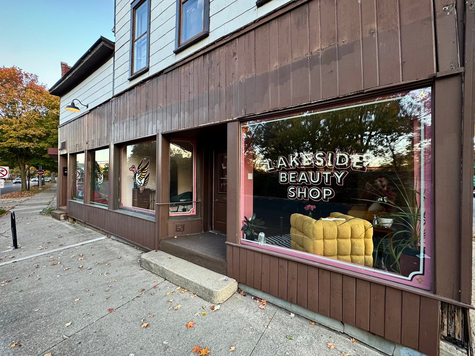 Lakeside Beauty Shop, photo 2