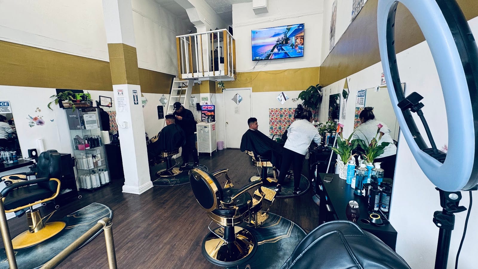 Golden beauty salon