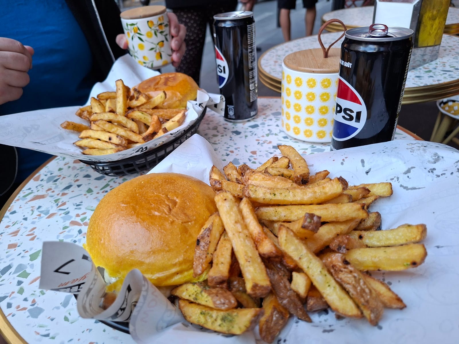 Joe Burger, photo 3