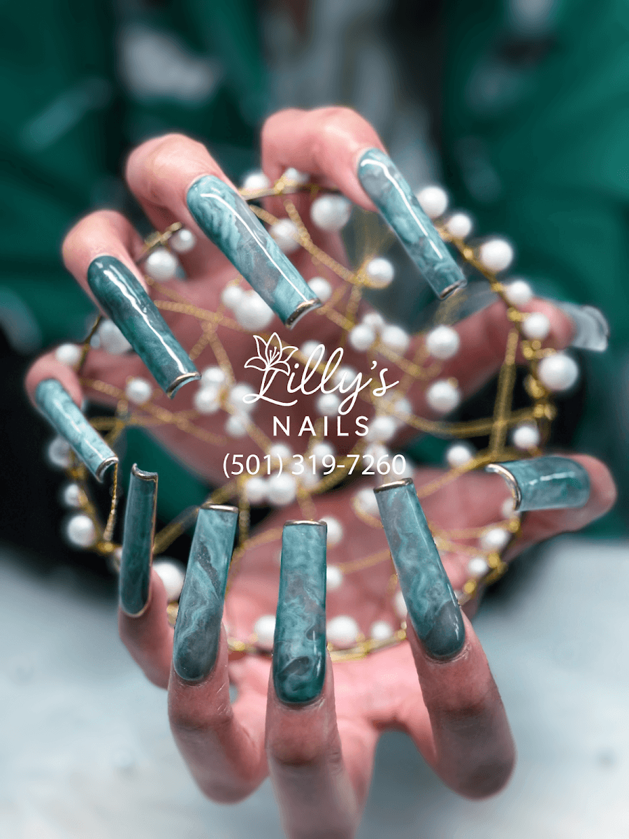 Lilly's Nails LR