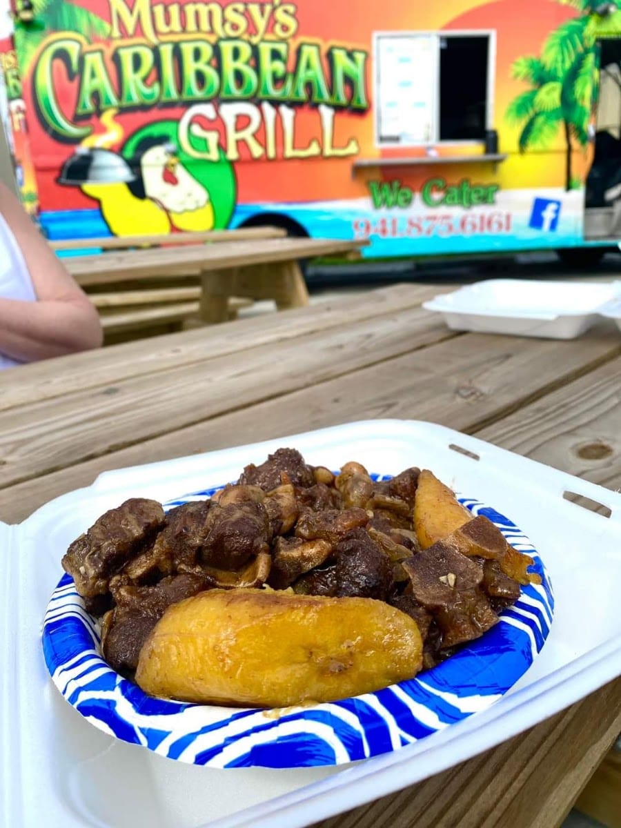 Mumsy's Caribbean food truck, photo 2
