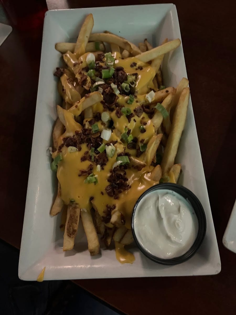 Duke's Sports Bar and Grill