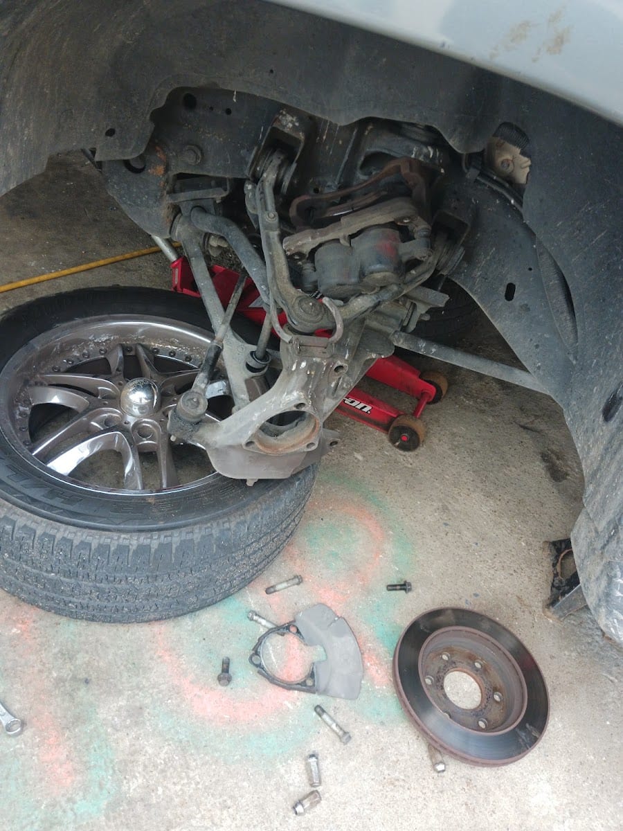 Hernandez Tire Shop, photo 3