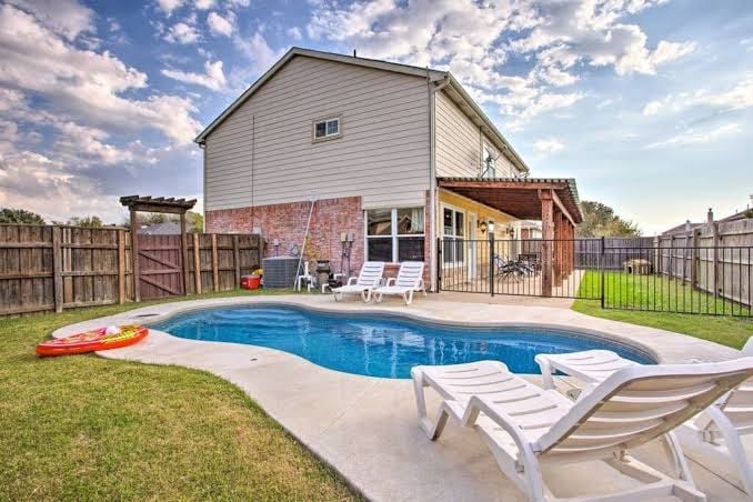 Elegant Home-Pool|Gym|0.4m lake