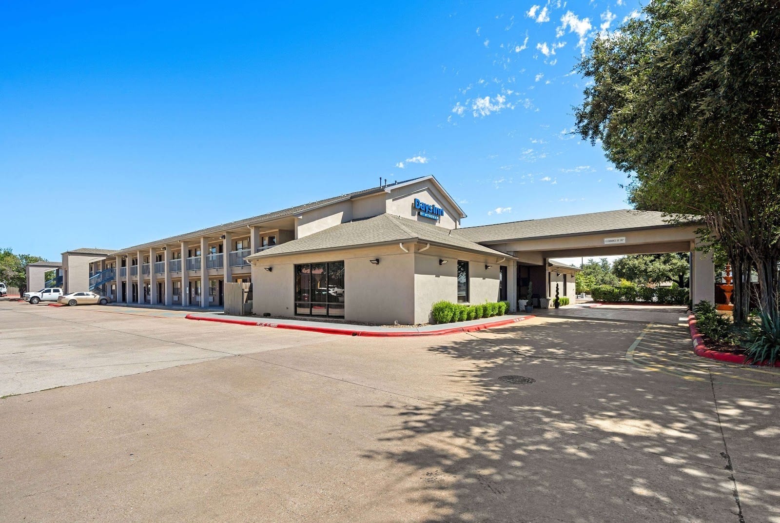 Days Inn by Wyndham Round Rock