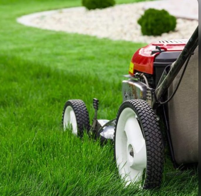 We Kare Lawn Service Llc