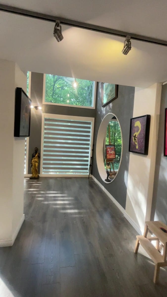 JIN ZUO Gallery