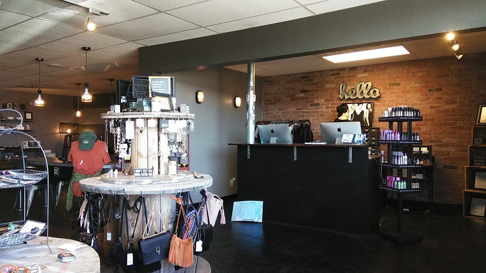 Clipzone Salon and Spa, photo 2