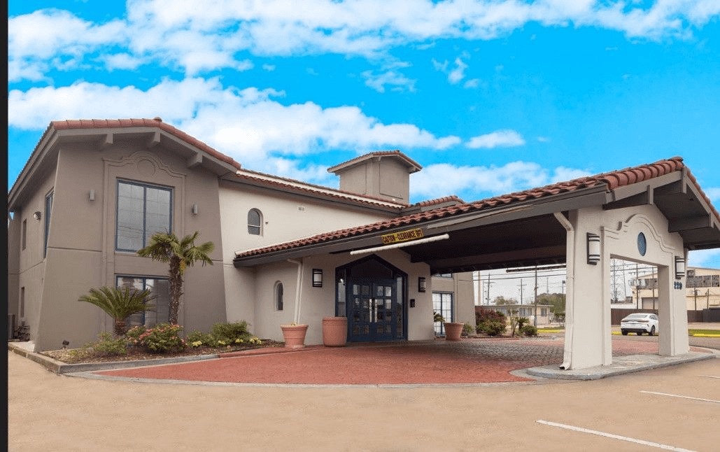 Executive Inn & Suites, photo 2