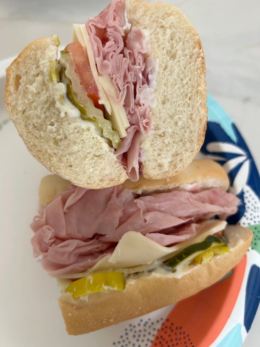 Ruby's Sandwich Saloon, photo 3