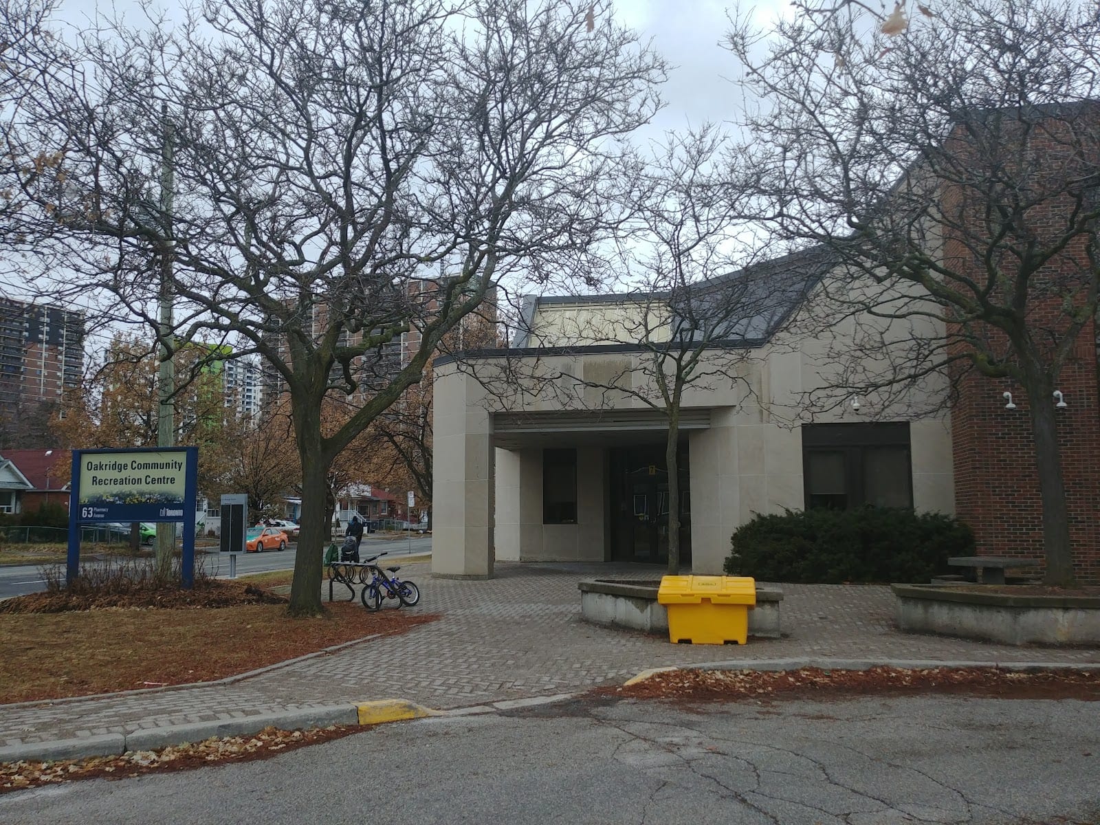 Oakridge Community Recreation Centre, photo 3